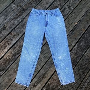 VTG Chic Jean's w/ bleached texture - 32"Short